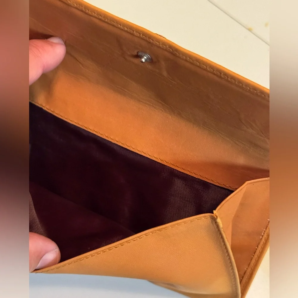 Vintage Kenneth Cole High End Soft Supple Trifold Tan Leather Wallet